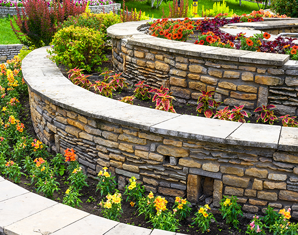 Retaining Walls (Allan Block / Alum Block)